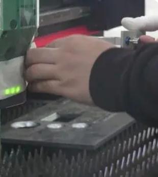 擦拭更換激光鏡片3.JPG